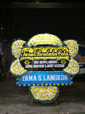 Papan Bunga Duka di Geyer
